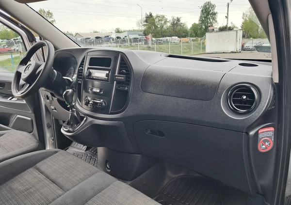 Mercedes-Benz Vito cena 79950 przebieg: 240600, rok produkcji 2017 z Wolbórz małe 277